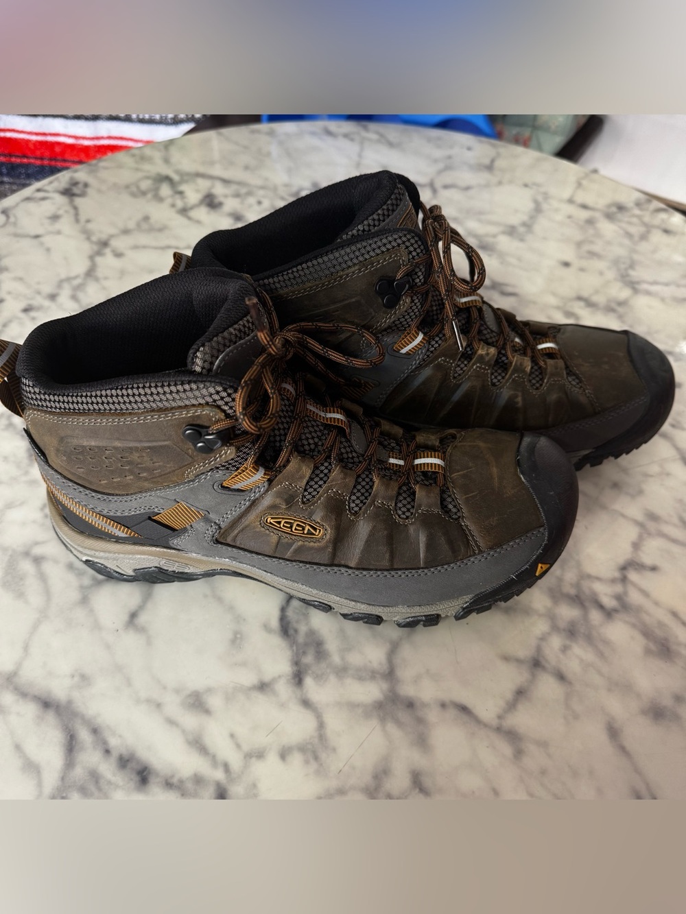 KEEN TARGHEE III MEN'S MID WATERPROOF HIKING BOOT - sz 10.5
